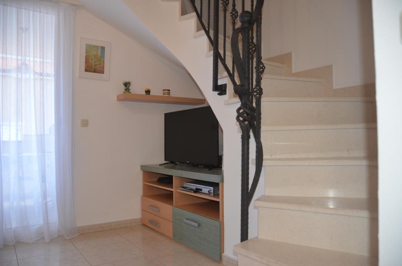 Apartman Ananda Bol - 2 Bedrooms, 7 Beds Exterior photo